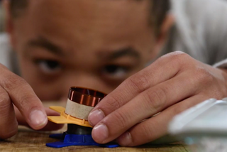 Person assembling BOSEbuild