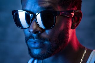 Man wearing Bose Frames Soprano