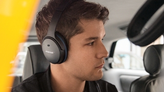 Black Bose QuietComfort QC25 Noise Cancelling Headphones 