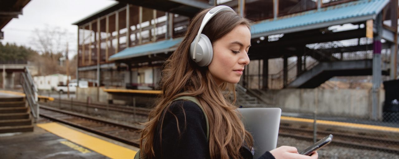 Noise Blocking and Noise Cancelling Bose