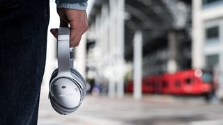 豊富な好評ミルクさんBOSE QUIETCOMFORT 35 ii SILVER シルバー スマホアクセサリー