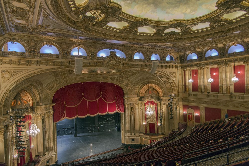 places to eat near boston opera house