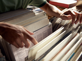 Jakob Nowell with the Diamond 60th Edition Bose QuietComfort Ultra Headphones around his neck