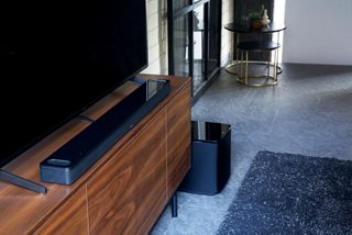 Bose サウンドバーとサブウーファーセット サブウーファーの効果的な位置とは？| ボーズ