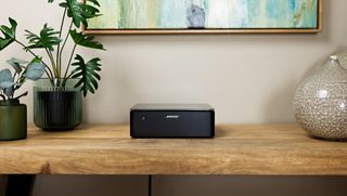 Le Bose Music Amplifier connecte vos enceintes passives et votre lecteur CD  au réseau multiroom de votre maison - Les Numériques