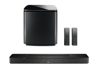 Module de basses Bose 700, enceintes surround Bose 700 et barre de son Bose 550